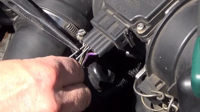 Contrôler / tester un débitmètre d'air sans démontage смотреть онлайн