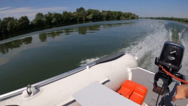 Sea Pro 9.9 (15) против Tohatsu 9.8