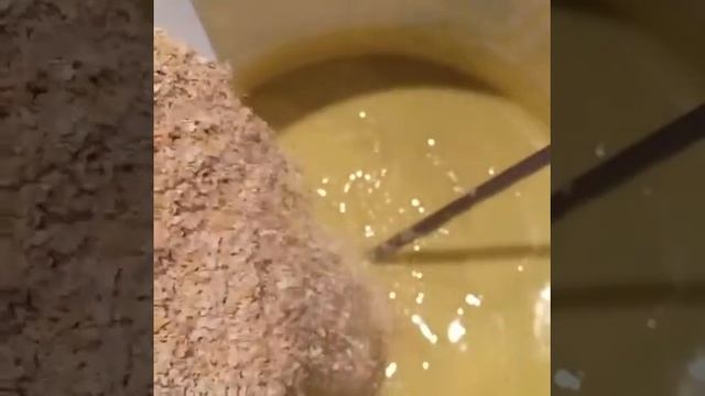 BATCH soapmaking - Adding Organic Oat Bran to Traced Soap for Organic Baby Soap смотреть онлайн