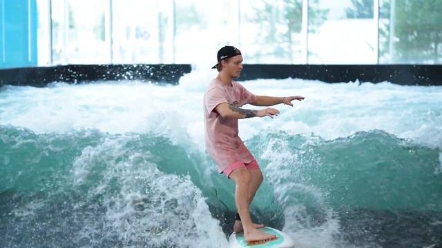 Как быстро научиться кататься на искусственной волне | Обучение сёрфингу смотреть онлайн
