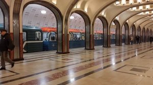 Станция метро "Маяковская". Осмотр красивой станции Москвы // 5 ноября 2022 года