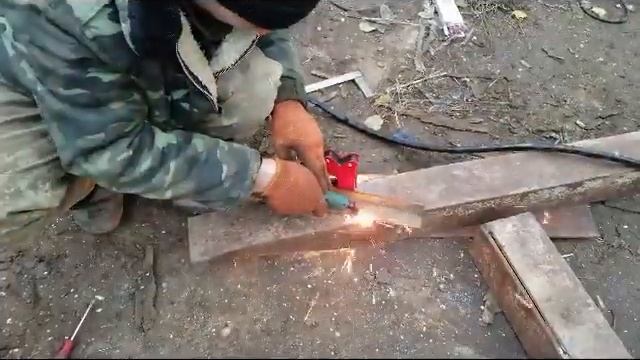 Плуг своими руками с металолома))) ПЛН 3-35 , смотреть онлайн