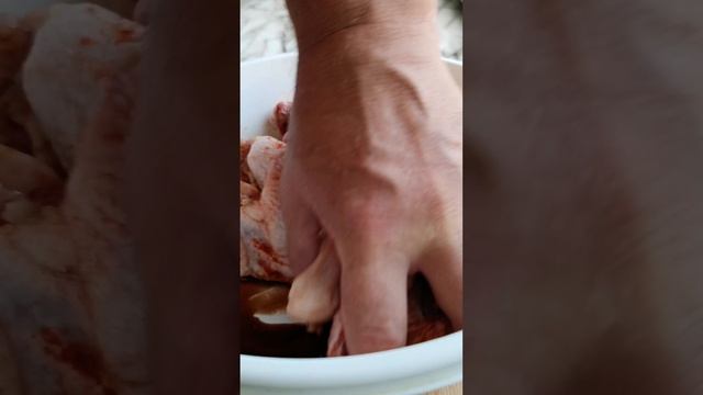 Вкуснейшие куриные крылья в духовке смотреть онлайн