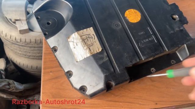 Сабвуфер BMW 5-Series Е-39 Универсал Что в Нутри ? Замена динамика . Как разобрать ? смотреть онлайн