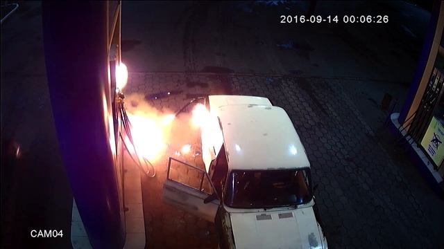 Игра с огнем на АЗС, Омская область смотреть онлайн