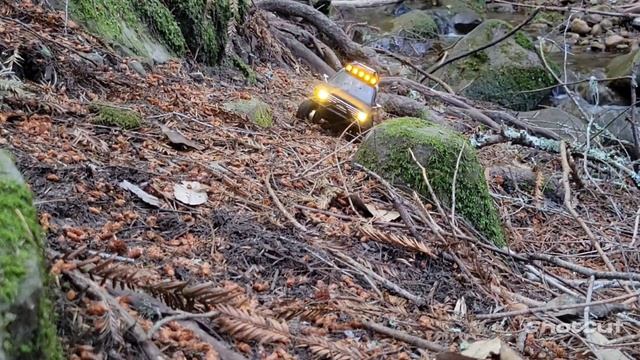 Nice trail outing in the woods with the fms fcx24 k5 blazer. смотреть онлайн