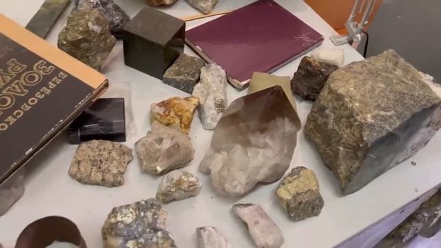 О чём молчат минералы и горные породы Урала? смотреть онлайн