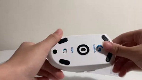 Logitech G304 Unboxing white version