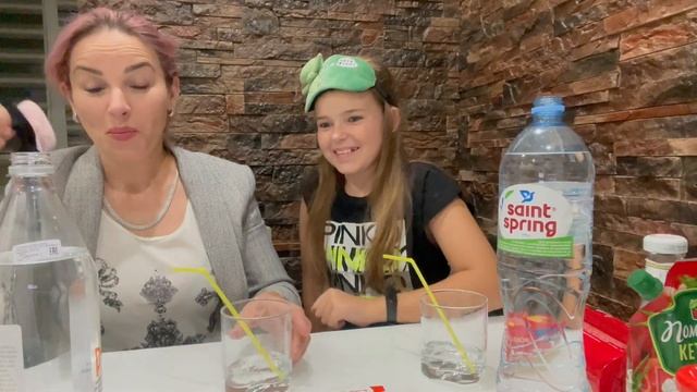 Челендж УГАДАЙ ГДЕ ДОРОГАЯ А ГДЕ ДЕШЁВАЯ ЕДА/KristiDay смотреть онлайн