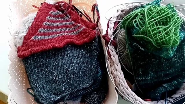 Vlog #10 целая семья гномов / добить хвост #топ_story /#носки / как купить бюджетно люксовую пряжу смотреть онлайн