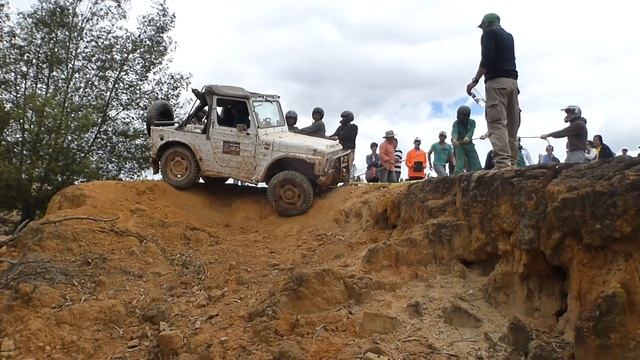 Suzuki LJ 80 Prueba off road Guatavita Colombia смотреть онлайн