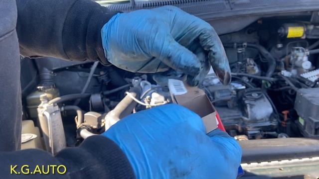 2000 Toyota Sienna Spark Plugs & PCV Valve Replacement смотреть онлайн