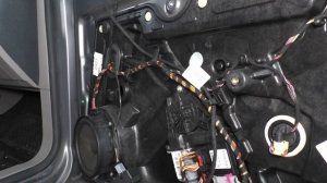 Как снять стекло передней двери Volkswagen Golf 6