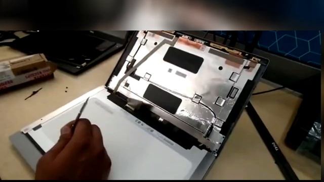 How to fix - Replace the LCD on a Dell Latitude 5420 Laptop computer. смотреть онлайн