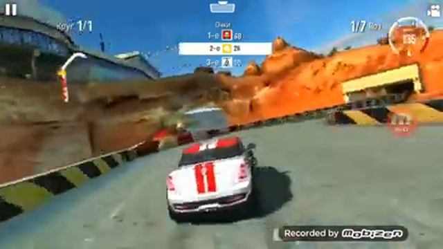 Я играю в супер крутые гонки на телефоне! смотреть онлайн