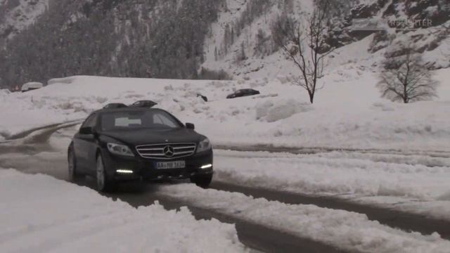 Perfecting Professional Driving Skills with Mercedes-Benz Driving Events смотреть онлайн