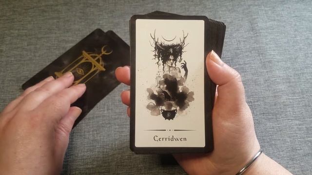 Witches of Legend An Oracle Deck Fast Flip, Kickstarter смотреть онлайн