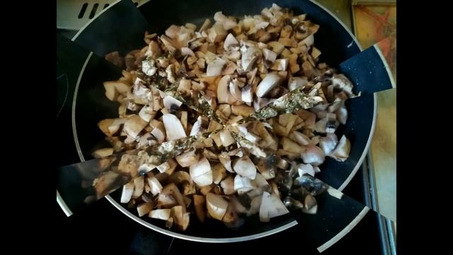 Закрытый пирог с курицей и грибами в духовке смотреть онлайн
