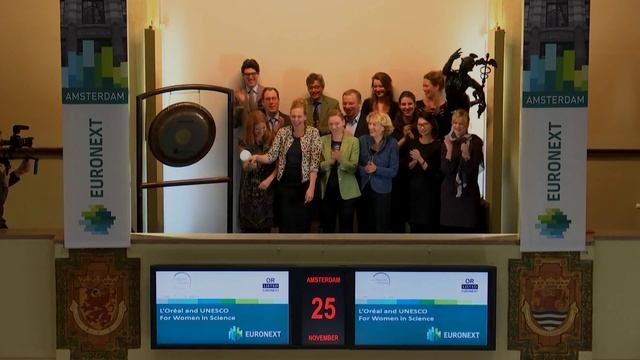 Winnaars For Women in Science luiden gong смотреть онлайн