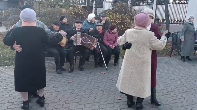 Гомель, парк Луначарского. смотреть онлайн