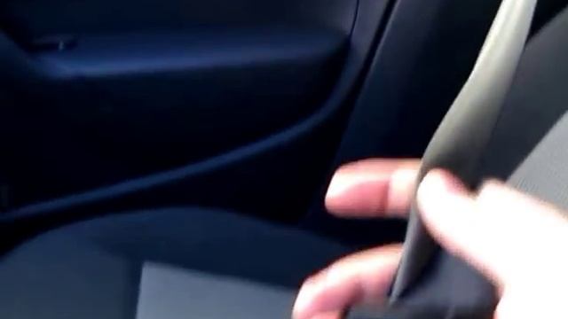 Как развернуть (перевернуть) ремень безопасности автомобиля в другую сторону за 1 минуту!