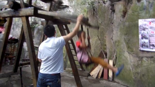 Качели, Чжанцзяцзе (Zhangjiajie National Forest Park) смотреть онлайн