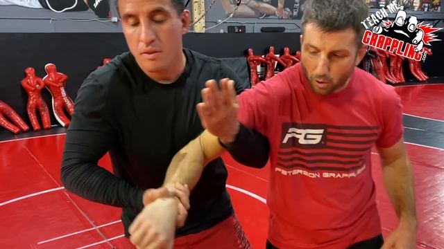 EASY Takedown with a 2 on 1 Keylock! смотреть онлайн