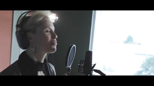 Happy Xmas SORAYA ARNELAS (War Is Over)