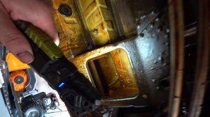 Антикоррозионная обработка порогов, днища и дверей. Лучший материал для антикора Novol Gravit 640 !