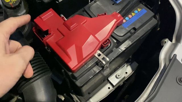 Ошибка "Проверьте автомобиль" на Renault Arkana, снятие / установка АКБ смотреть онлайн