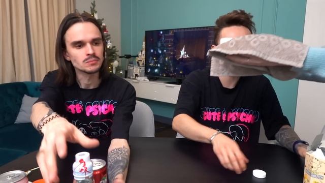 ПРОБУЕМ ЕДУ КОСМОНАВТОВ С МОИМ ЛУЧШИМ ДРУГОМ! смотреть онлайн