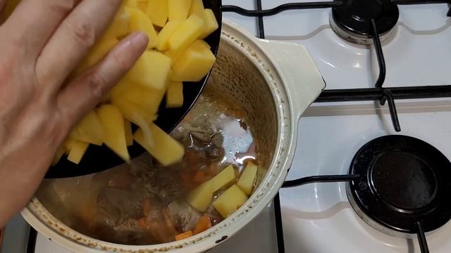 Тушёная индейка с картошкой.