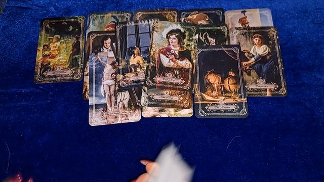 спешит ✍️✉️ бежит ? торопится ?? смотреть онлайн