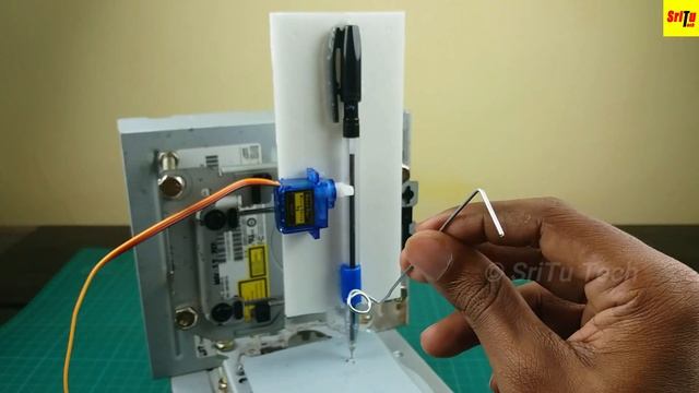 How to make a DIY mini Arduino CNC drawing machine using two CD / DVD ROMs смотреть онлайн