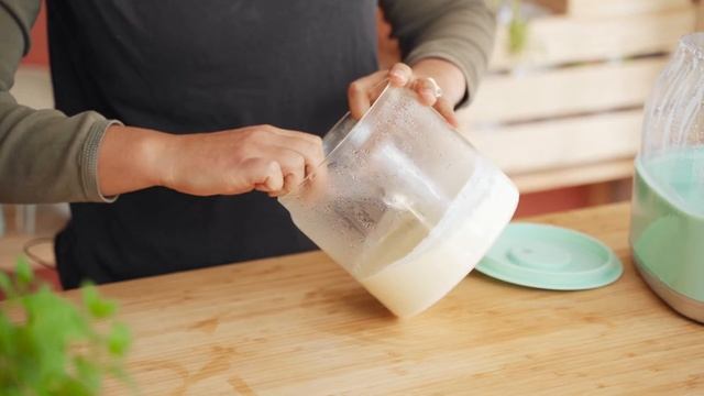 CULTURED CREAM in a yogurt maker | Crème Fraîche & Sour Cream смотреть онлайн