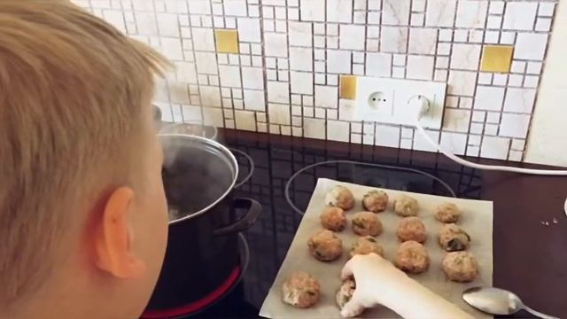 Суп с фрикадельками смотреть онлайн
