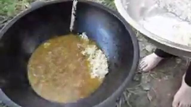 Плов по-фергански (на природе).flv смотреть онлайн