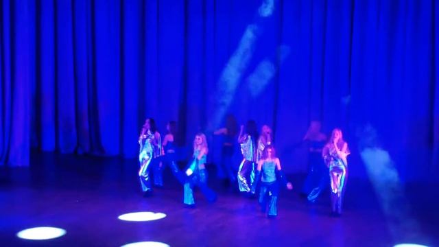 Эстрадный шоу-театр "Триумф" - Ветер и звезда смотреть онлайн