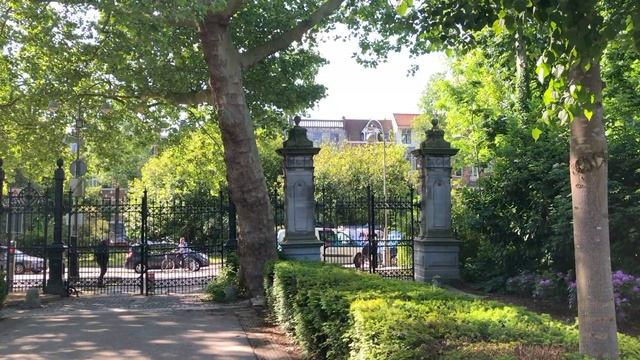 Guide to The Vondelpark смотреть онлайн