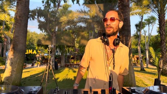 Melodic Mastery: Flute, Sax, and DJing Unite in #organichousemusic Performance. смотреть онлайн
