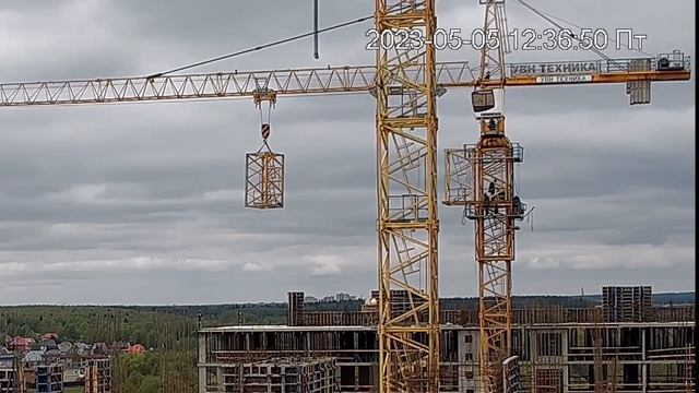 РОСТ БАШЕННОГО КРАНА. Наращивание крана LIEBHERR. смотреть онлайн