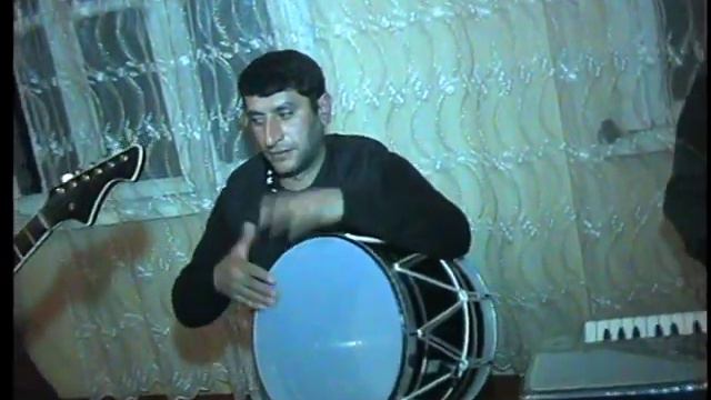 BERDELI GITARIS NATIQ ELIYEV ___Bas Saritel-popiri