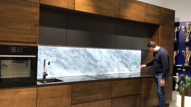 Образец скинали с текстурой и двумя видами подсветки. смотреть онлайн