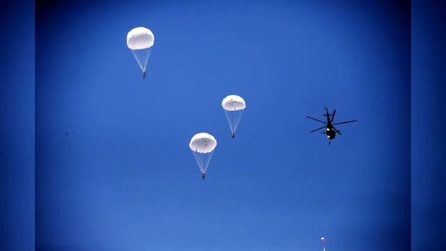 ЗА ВДВ! ПОЗДРАВЛЕНИЕ! 90 ЛЕТ ВОЗДУШНО-ДЕСАНТНЫМ ВОЙСКАМ/2 августа с днем вдв смотреть онлайн