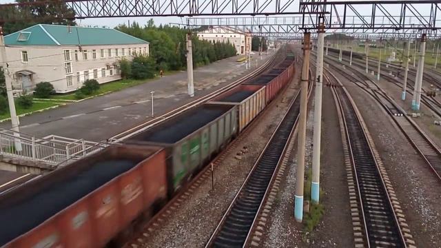Электровоз 3С5К с грузовым составом смотреть онлайн