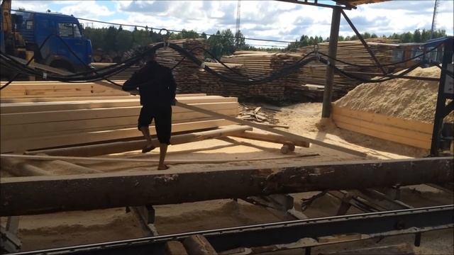 Угловая двухдисковая пилорама производства ПО "Диаком" смотреть онлайн