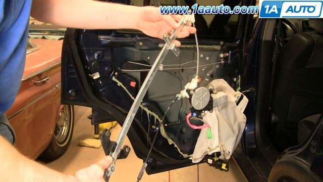 How To Replace Rear Power Window Regulator 02-06 Honda CR-V смотреть онлайн