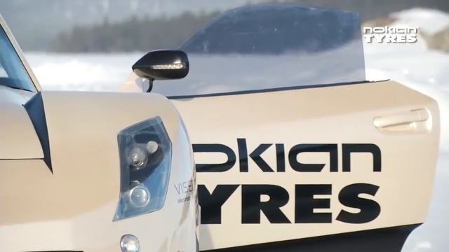 Электрический спорткар разогнался на льду до 252км/ч смотреть онлайн