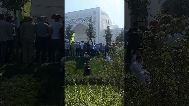Открытие самой большой Мечети в Европе смотреть онлайн