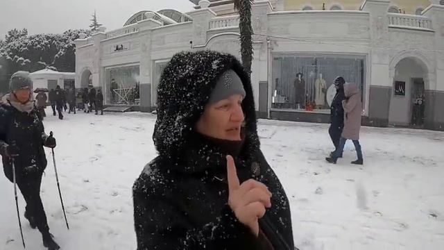 КРЫМ засыпает СНЕГОМ. Такой ЗИМЫ крымчане не ОЖИДАЛИ. смотреть онлайн